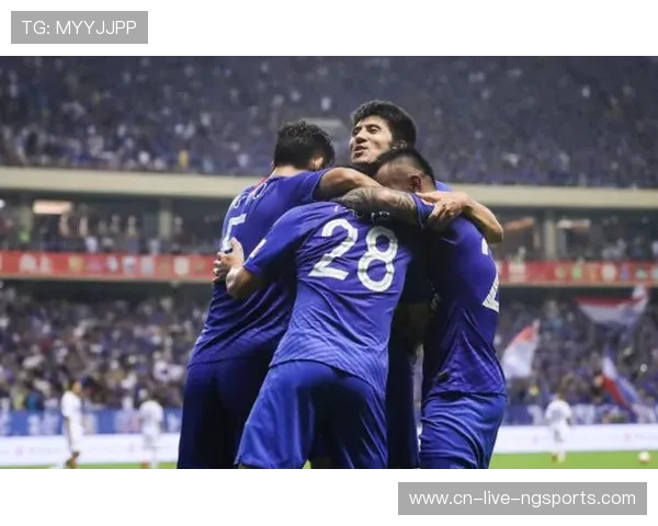 富力球迷与国安球迷的激情对决谁能在绿茵场上笑到最后 富力球迷与国安球迷的激情对决谁能在绿茵场上笑到最后